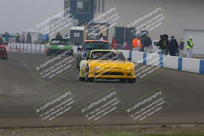 media/Jan-18-2026-CalClub SCCA (Sun) [[8bc6468723]]/Group 3 Race/Turn 1/